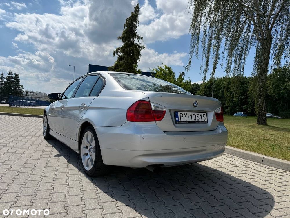 BMW Seria 3 320i - 4