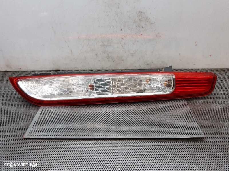 FAROLIM TRASEIRO DIREITO FORD FOCUS BERLINA CB4 - 1