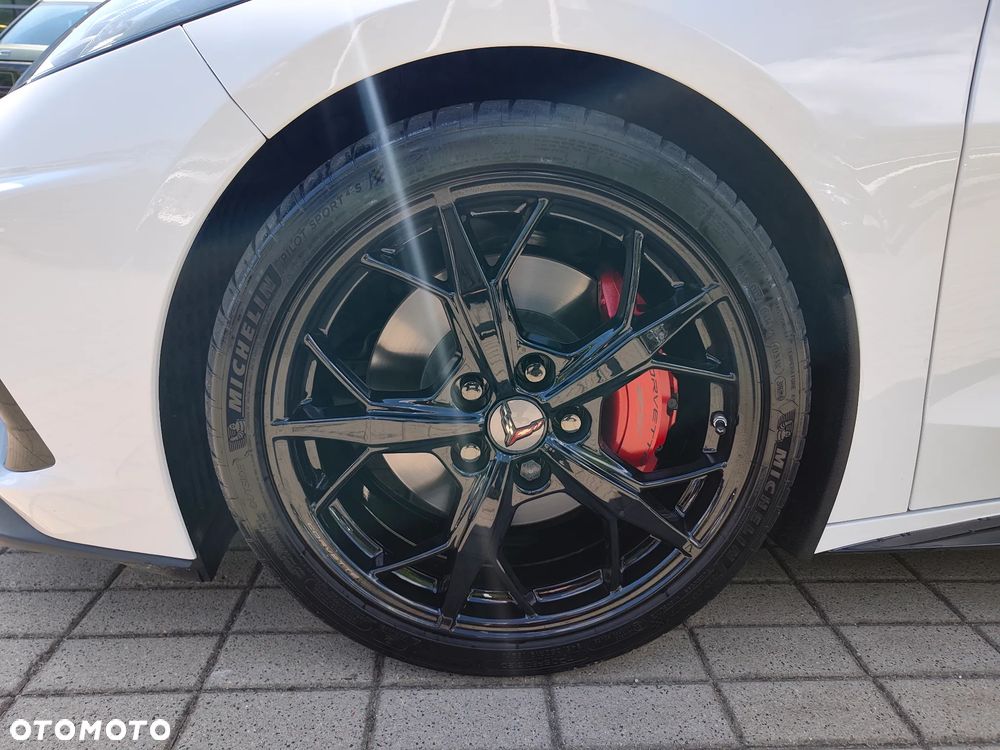 Chevrolet Corvette - 10