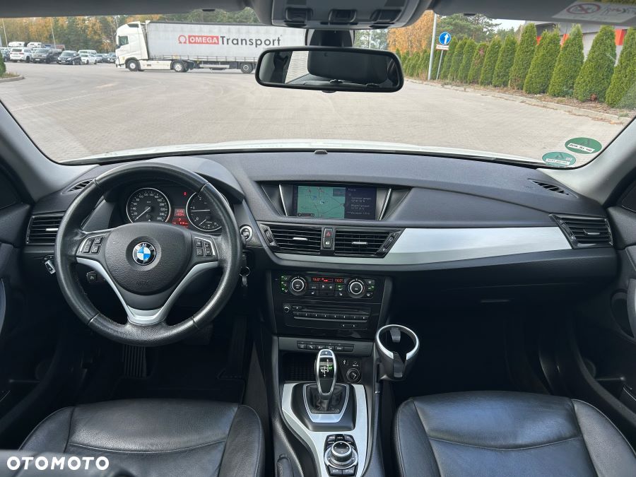BMW X1 xDrive20d Sport Line - 23