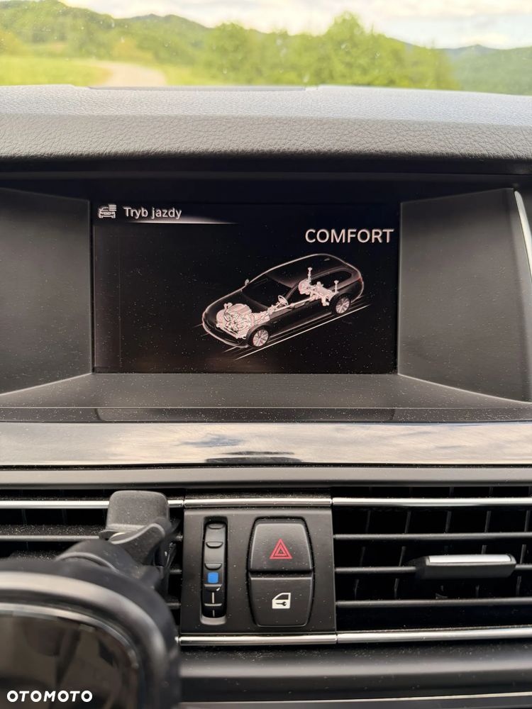BMW Seria 5 520d xDrive - 32