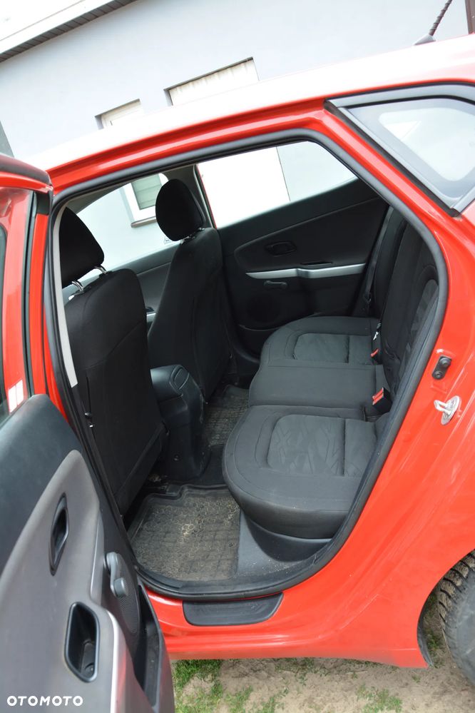 Kia Ceed - 10