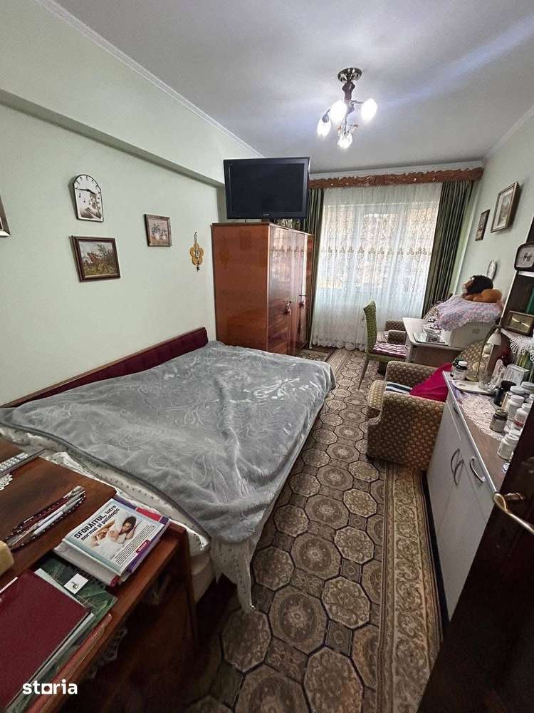 De vanzare apartament cu 4 camere și balcon, renovat, suprafata 73mp - Imagine principală: 5/12