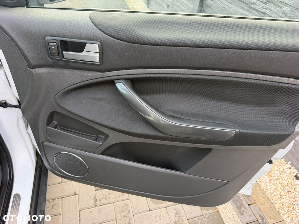 Ford Kuga 2.0 TDCi Trend - 16