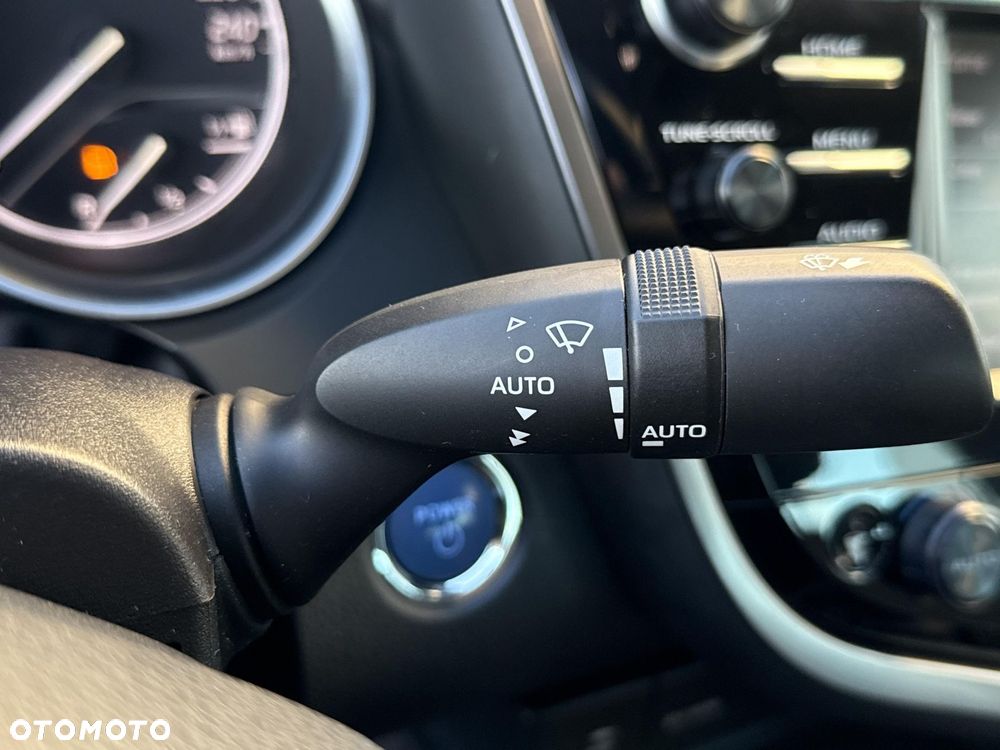 Toyota Camry 2.5 Hybrid Comfort CVT - 21