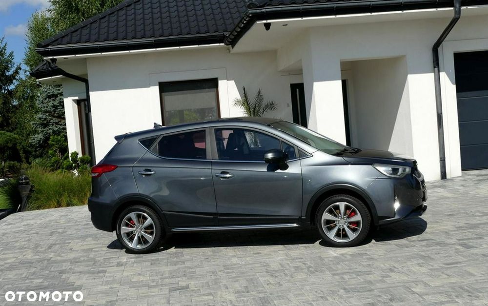 Volkswagen T-Roc - 16