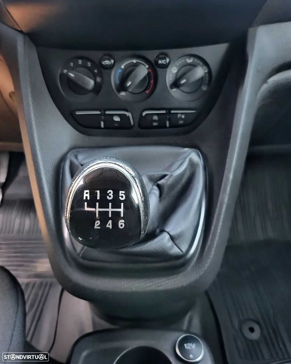 Ford Transit Connect 1.5 tdci Sport 3 lugares - 17
