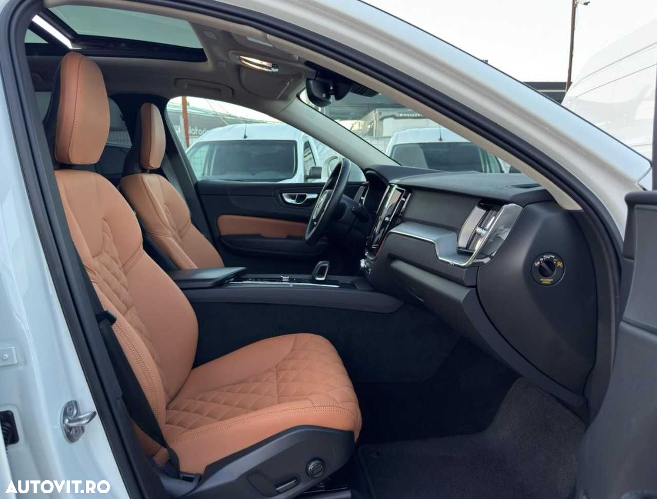Volvo XC 60 B4 MHEV AT8 FWD Momentum Pro - 19