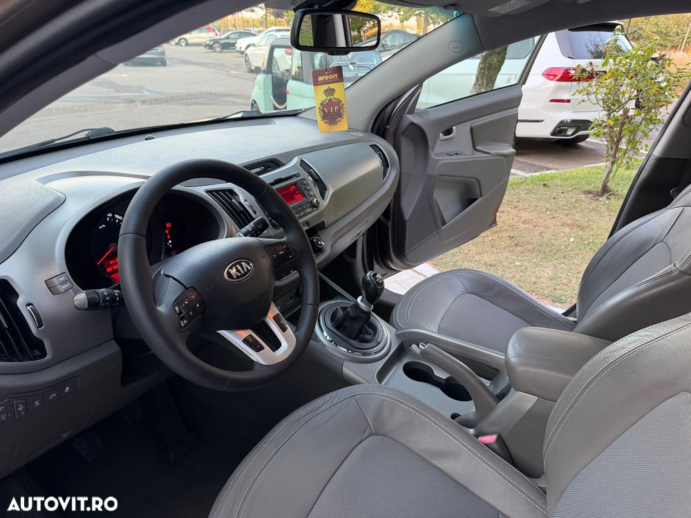 Kia Sportage 2.0 DSL MT 4x4 PREMIUM - 8