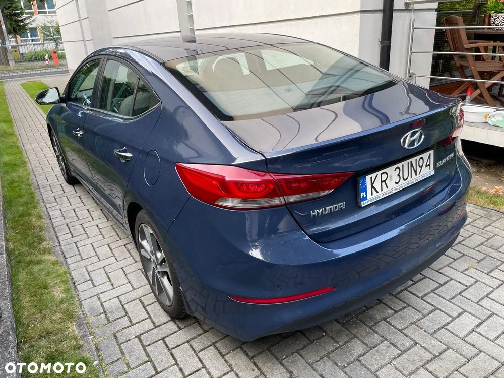 Hyundai Elantra 1.6 Comfort - 4