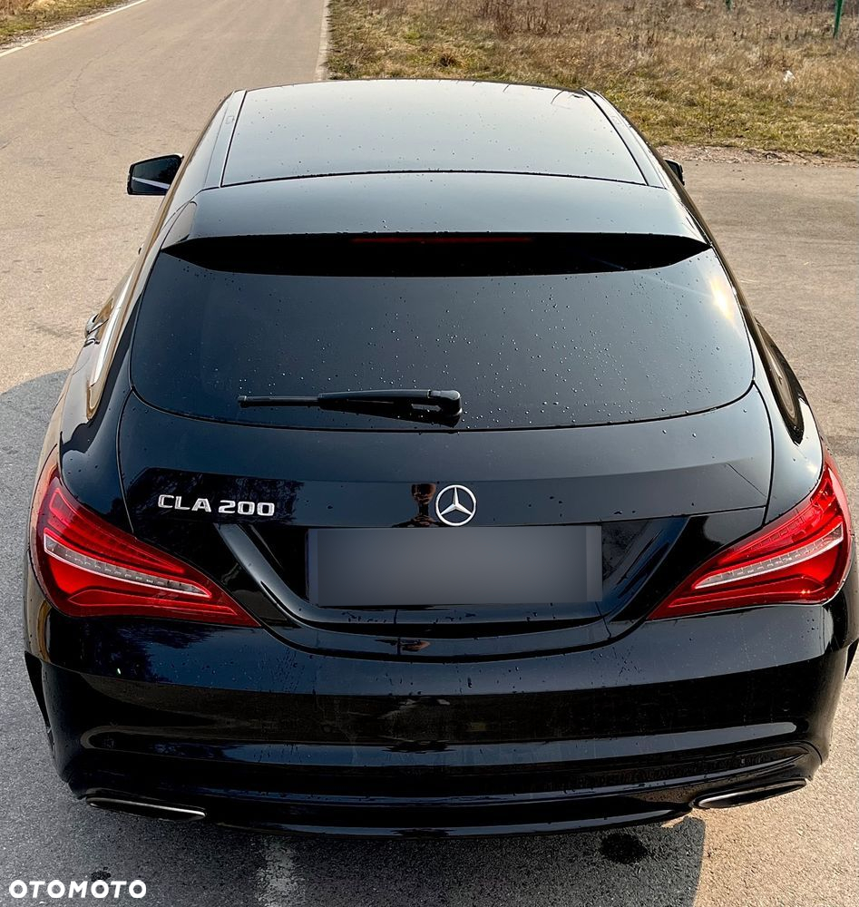 Mercedes-Benz CLA 200 7G-DCT AMG Line - 3