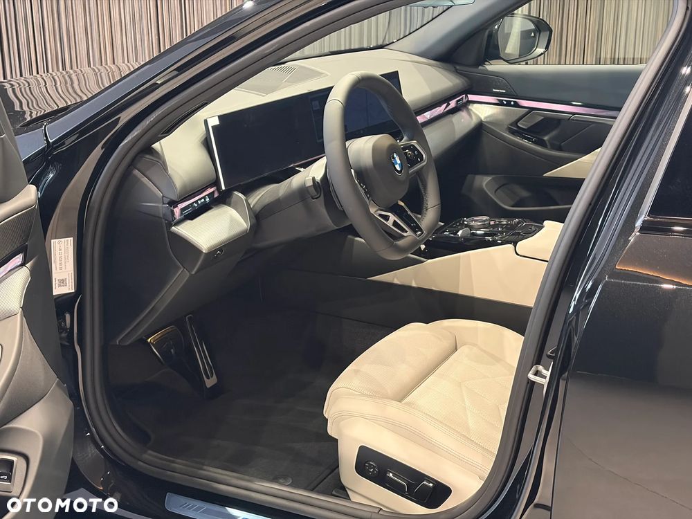 BMW Seria 5 520i mHEV M Sport - 21