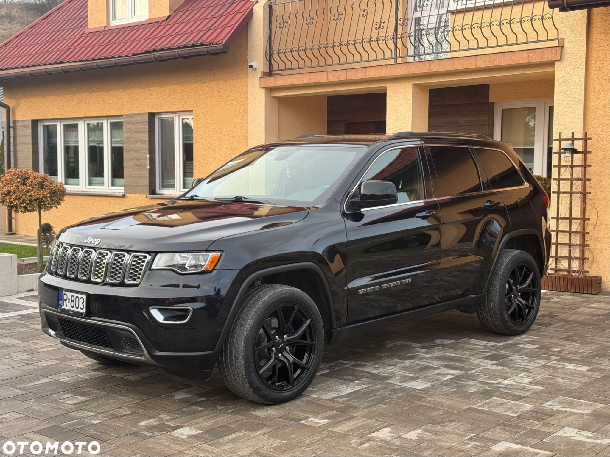 Jeep Grand Cherokee - 34