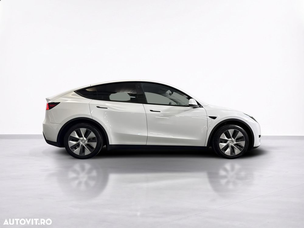 Tesla Model Y RWD - 7