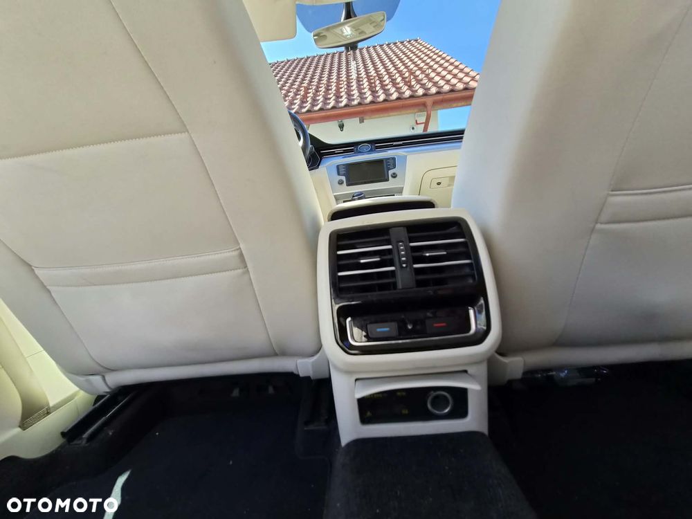 Volkswagen Passat 1.6 TDI BMT Comfortline - 10