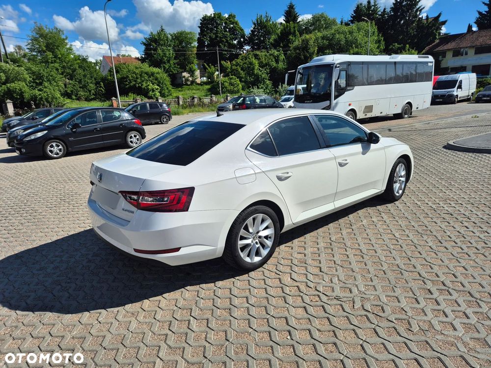 Skoda Superb 2.0 TDI Ambition DSG7 - 2