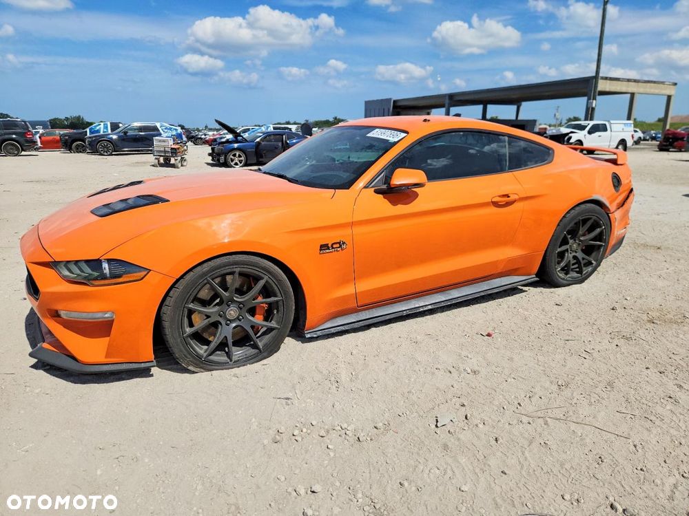 Ford Mustang - 1