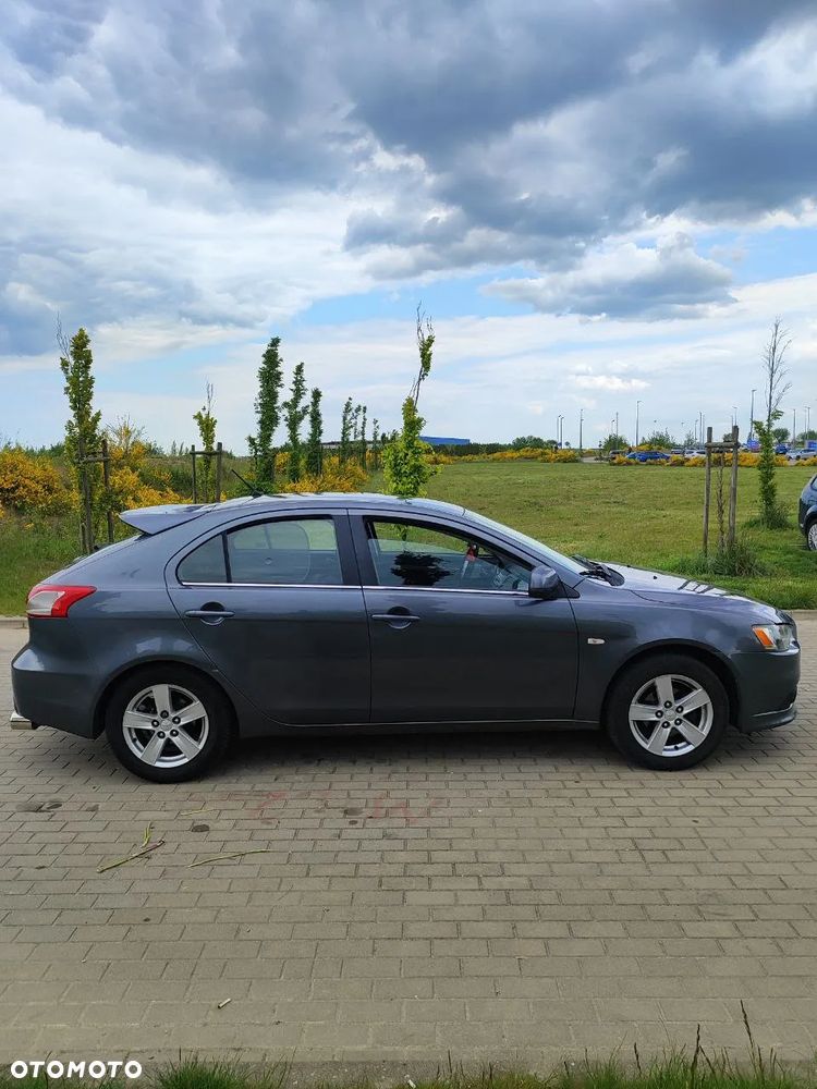 Mitsubishi Lancer 1.8 Invite - 11