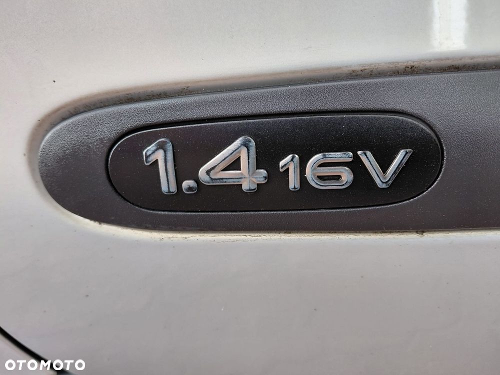 Renault Megane 1.4 16V Authentique - 14