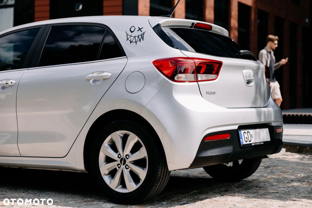 Kia Rio 1.2 L Business Line - 32