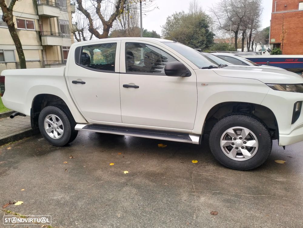 Mitsubishi L200 2.3 DI-D Space Cab Invite Strakar Look 4WD - 21