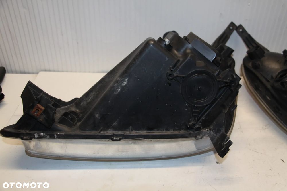 Lampa Lewa  Lub Prawa Przód  HONDA CR-V CRV 2 II 2001-2005 EUROPA ORYGINAŁ - 12