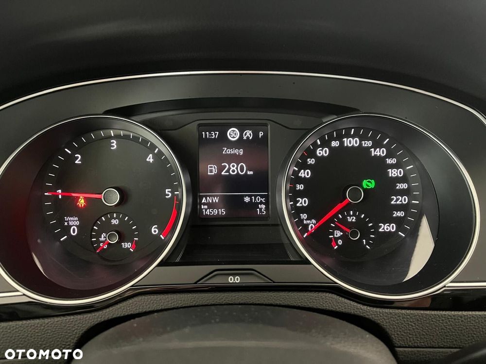 Volkswagen Passat - 22