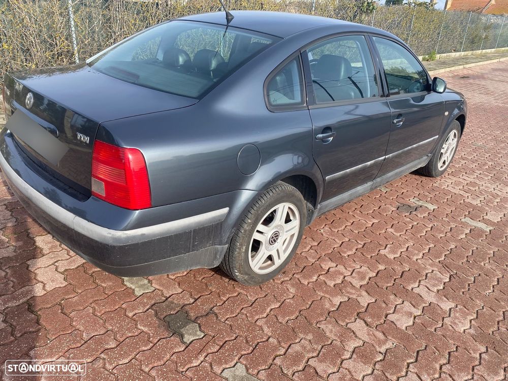 VW Passat 1.9 TDi Confortline - 2