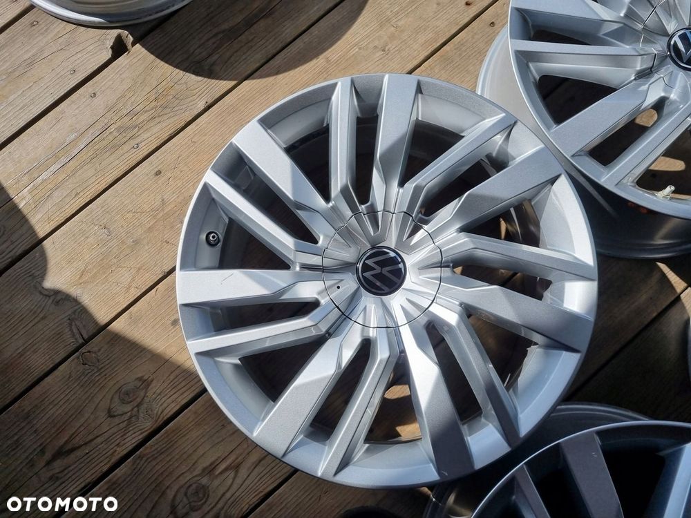 VW TOUAREQ III 760 alu 8jx19h2 et28 5X112,super stan - 5