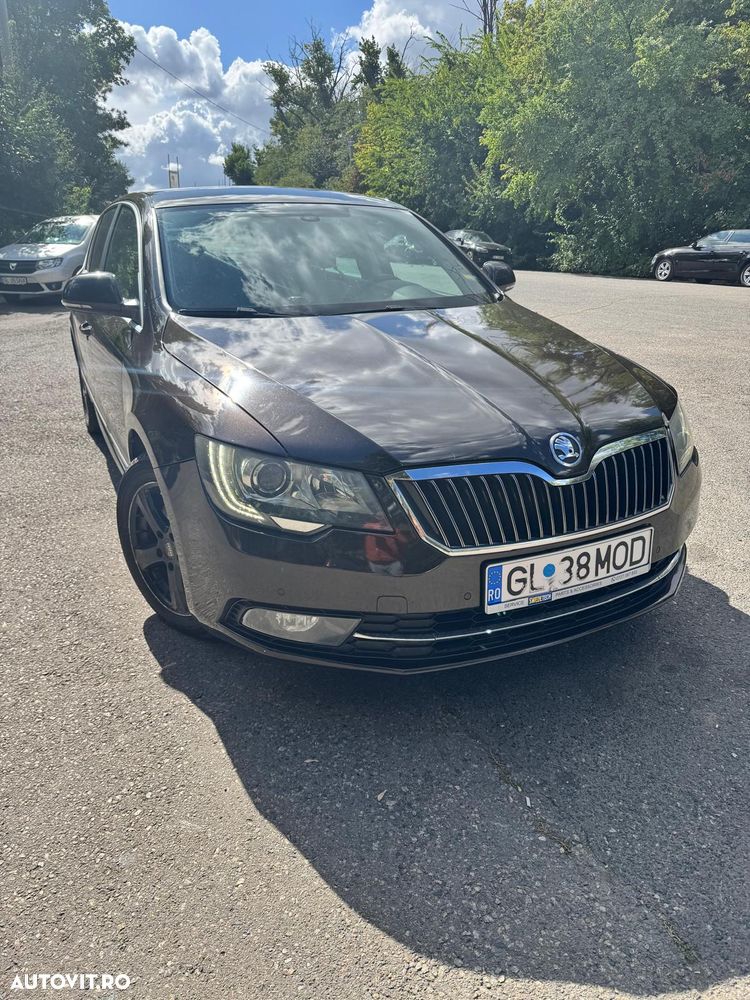 Skoda Superb 2.0 TDI 4X4 Elegance - 2