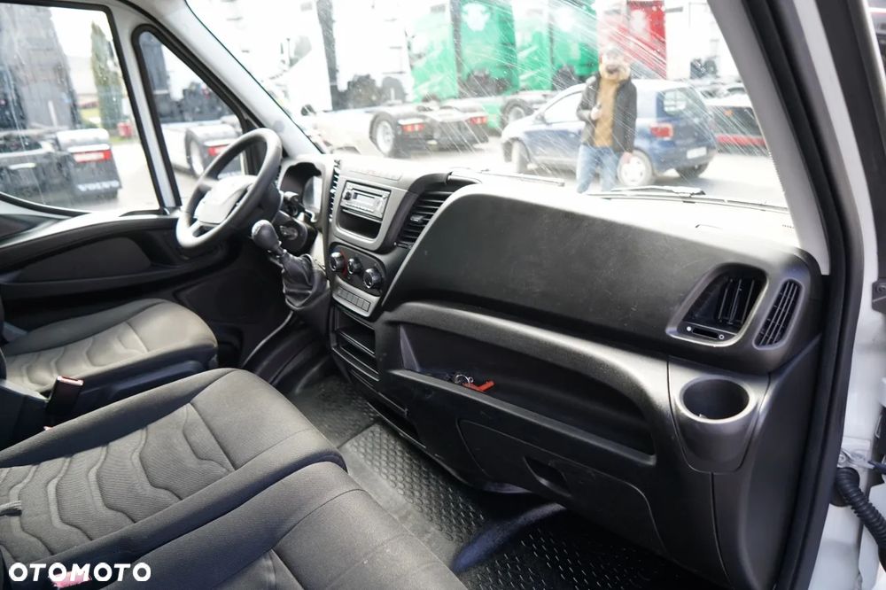 Iveco DAILY 35-150 / KONTENER 4,2 M / WINDA-750kg / BLIŹNIAK DMC: 3500 KG - 32