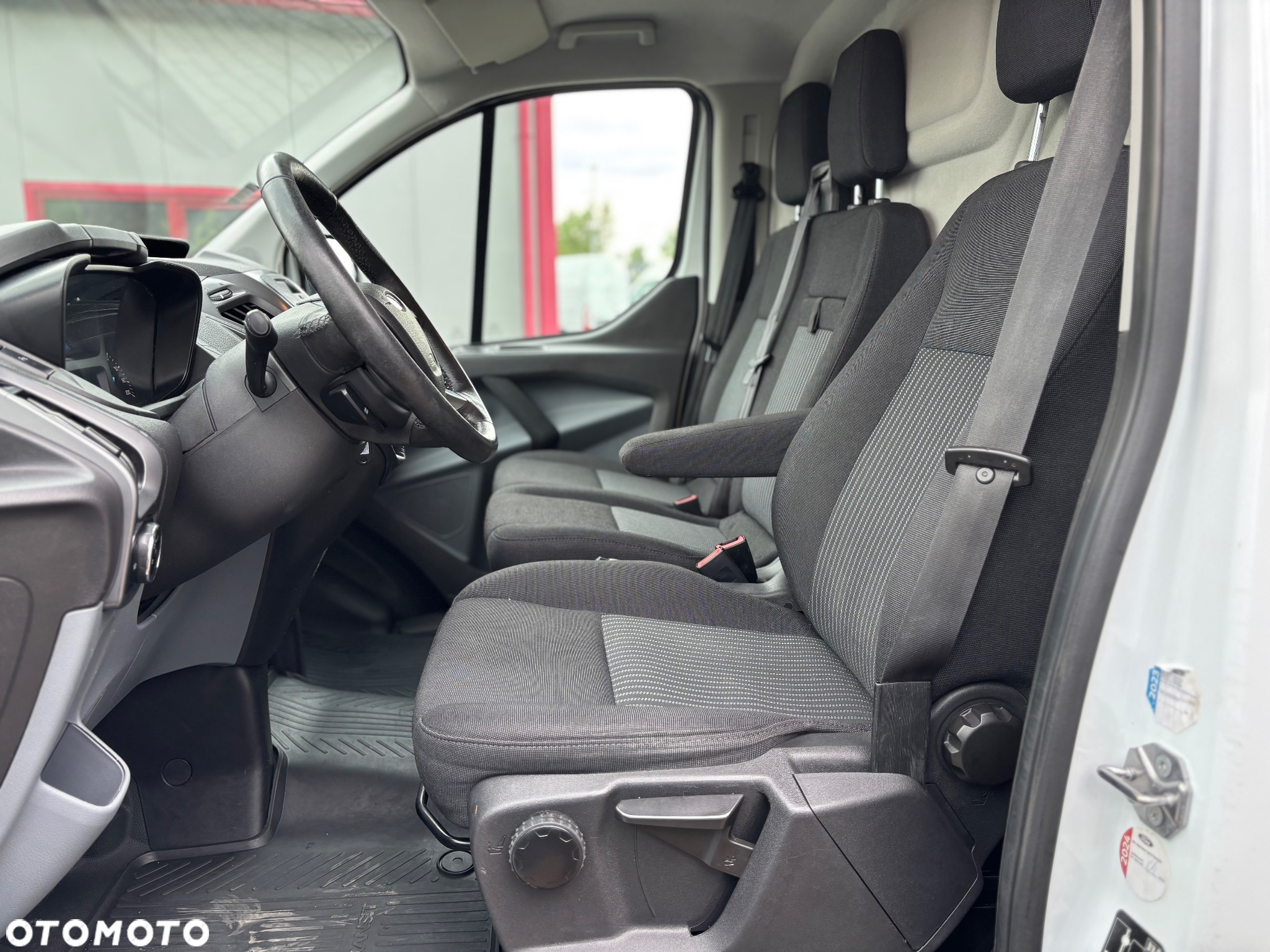 Ford Transit Custom L1H1 Klima Relingi Hak PDC Tempomat Nowe opony Serwis 3-osobowy - 16