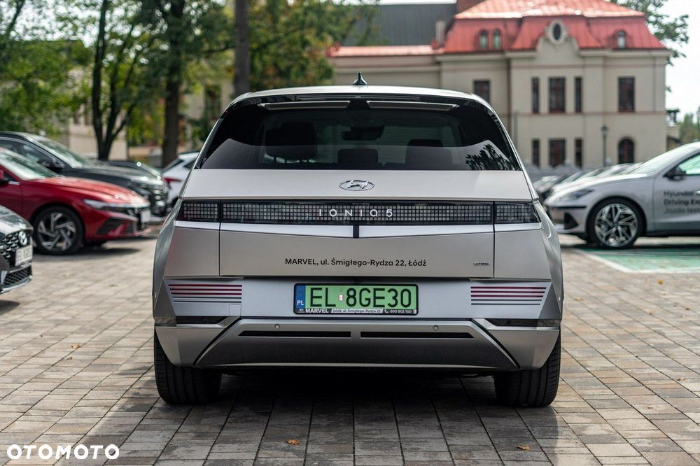 Hyundai IONIQ 5 - 5