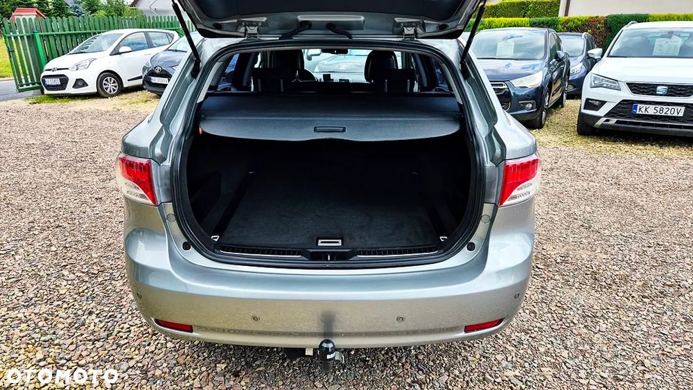 Toyota Avensis 2.0 Sol plus NAVI - 33