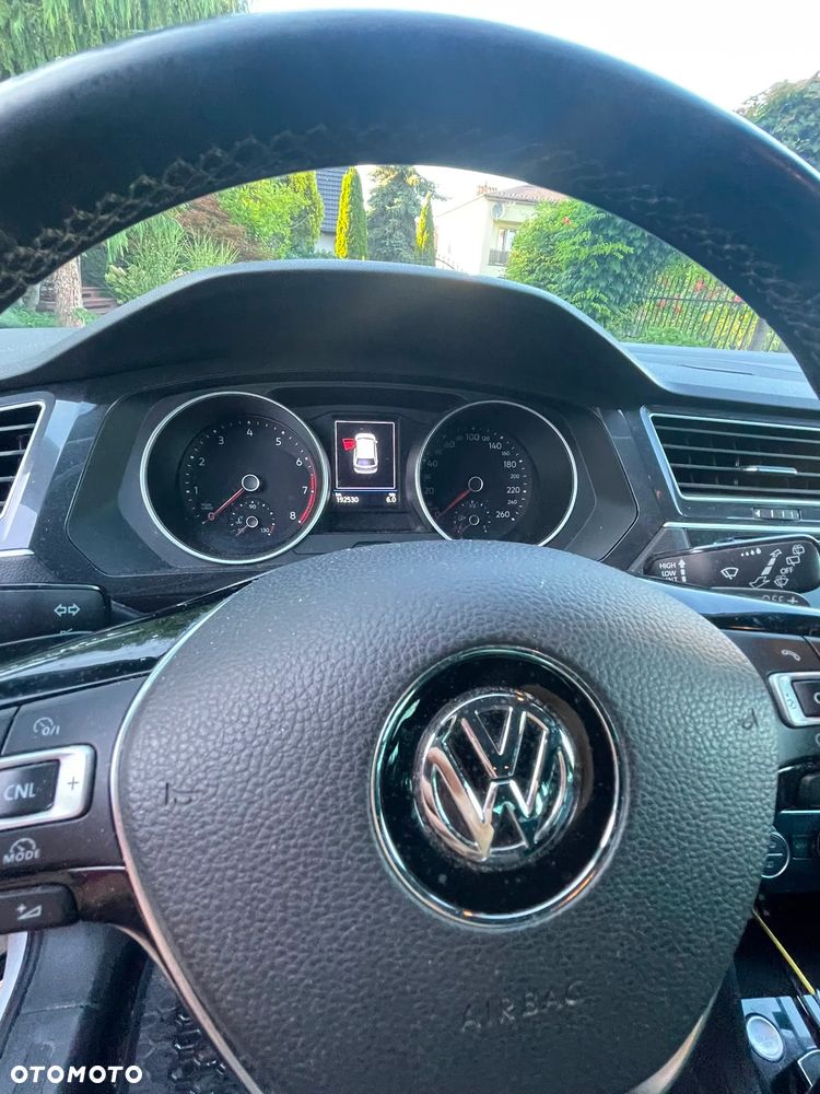 Volkswagen Tiguan - 9