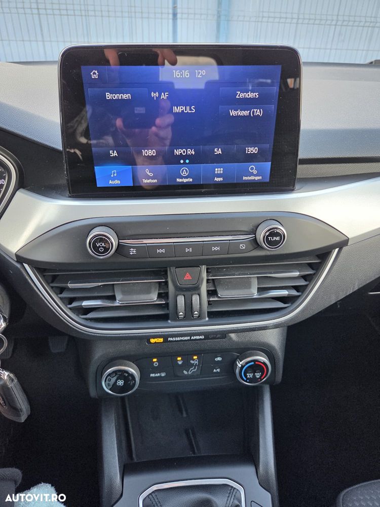 Ford Focus 1.5 EcoBlue Start-Stopp-System COOL&CONNECT - 10