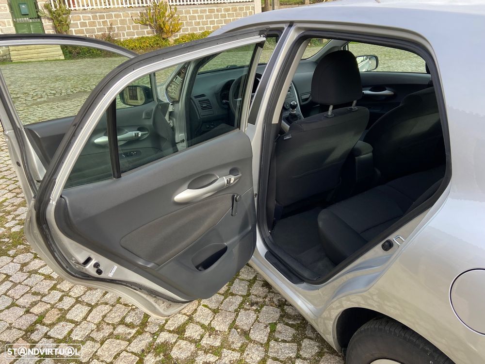 Toyota Auris 1.4 D-4D Exclusive - 11