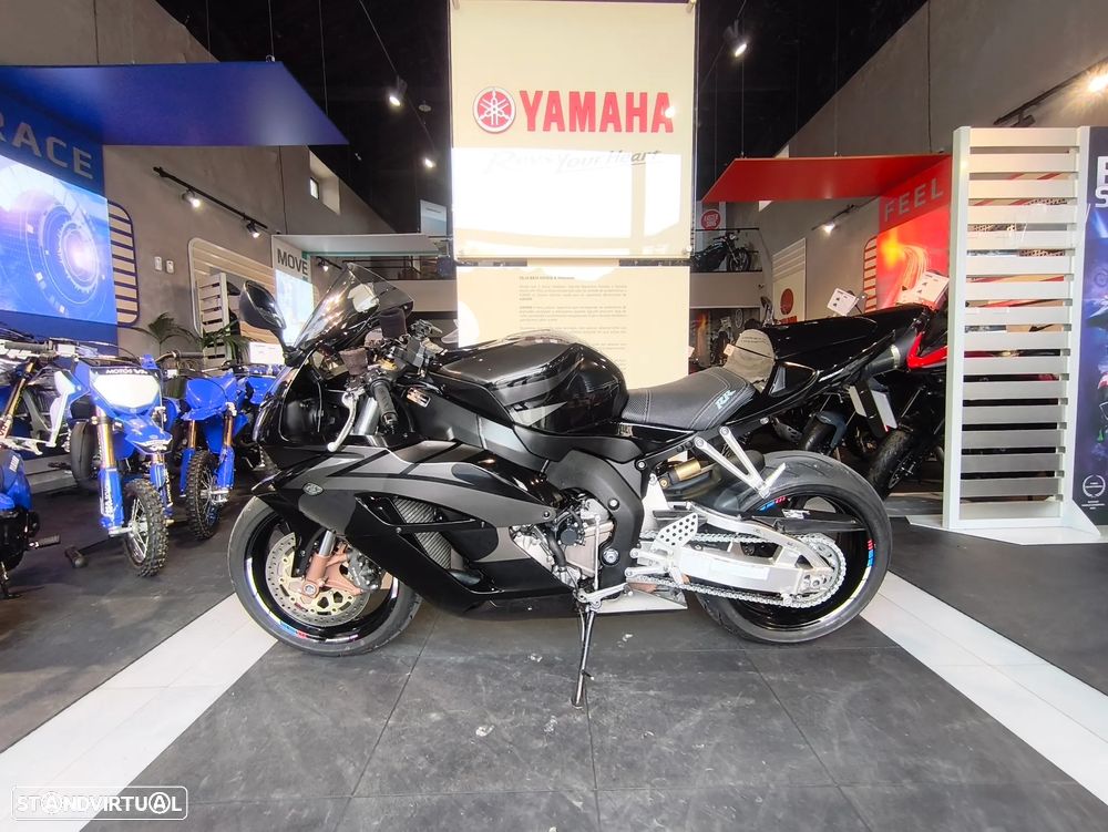 Honda CBR 1000RR - 12