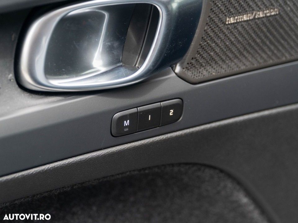 Volvo XC 40 Recharge Single Motor Extended Range RWD Plus - 15