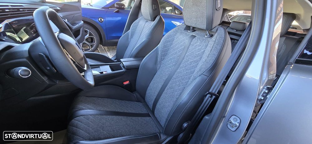 Peugeot 408 1.2 PureTech Allure Pack EAT8 - 16