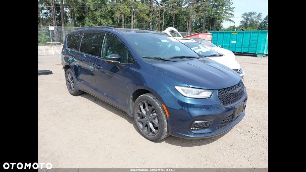 Chrysler Pacifica - 3