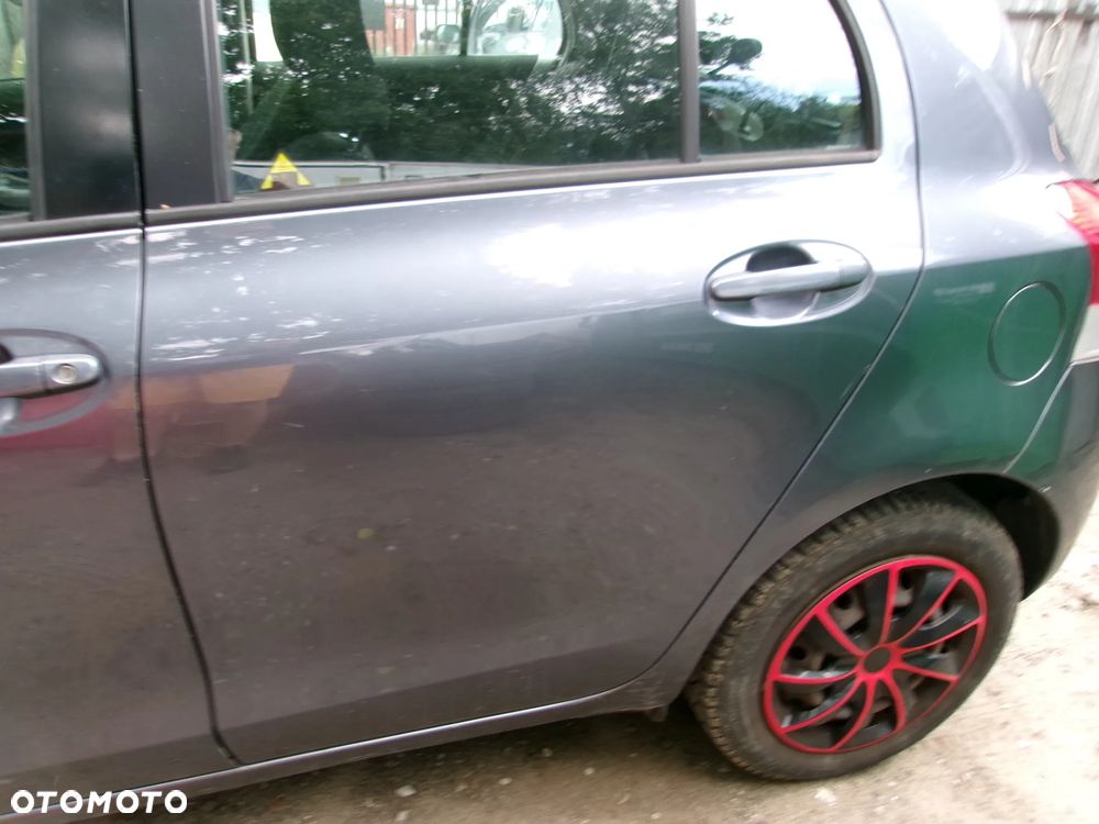 DRZWI L.T  TOYOTA YARIS II 8S5 - 1