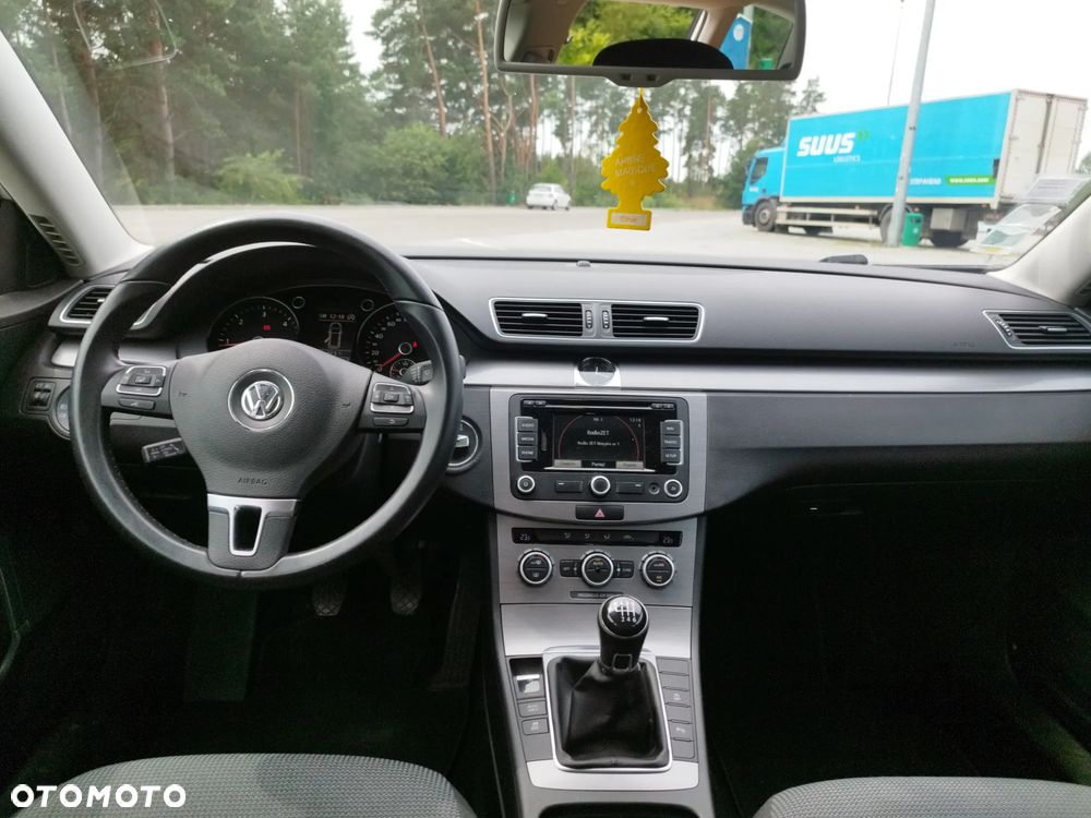Volkswagen Passat - 10