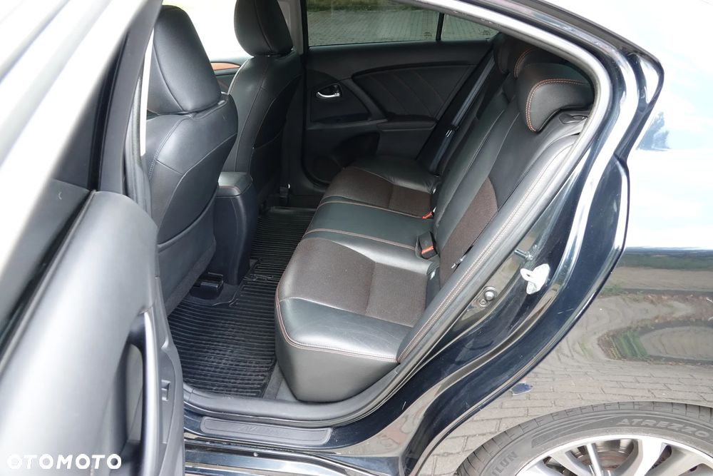 Toyota Avensis 1.8 Premium - 9