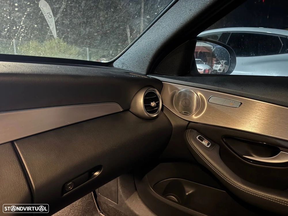 Mercedes-Benz C 300 de AMG Line - 24