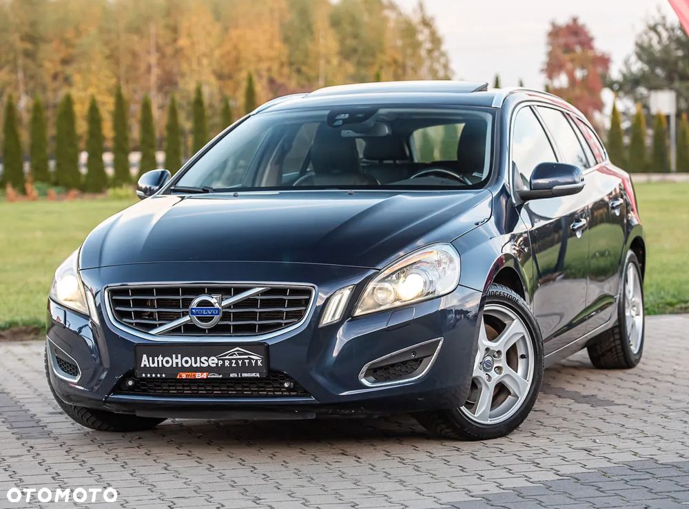 Volvo V60 D5 AWD Momentum - 4