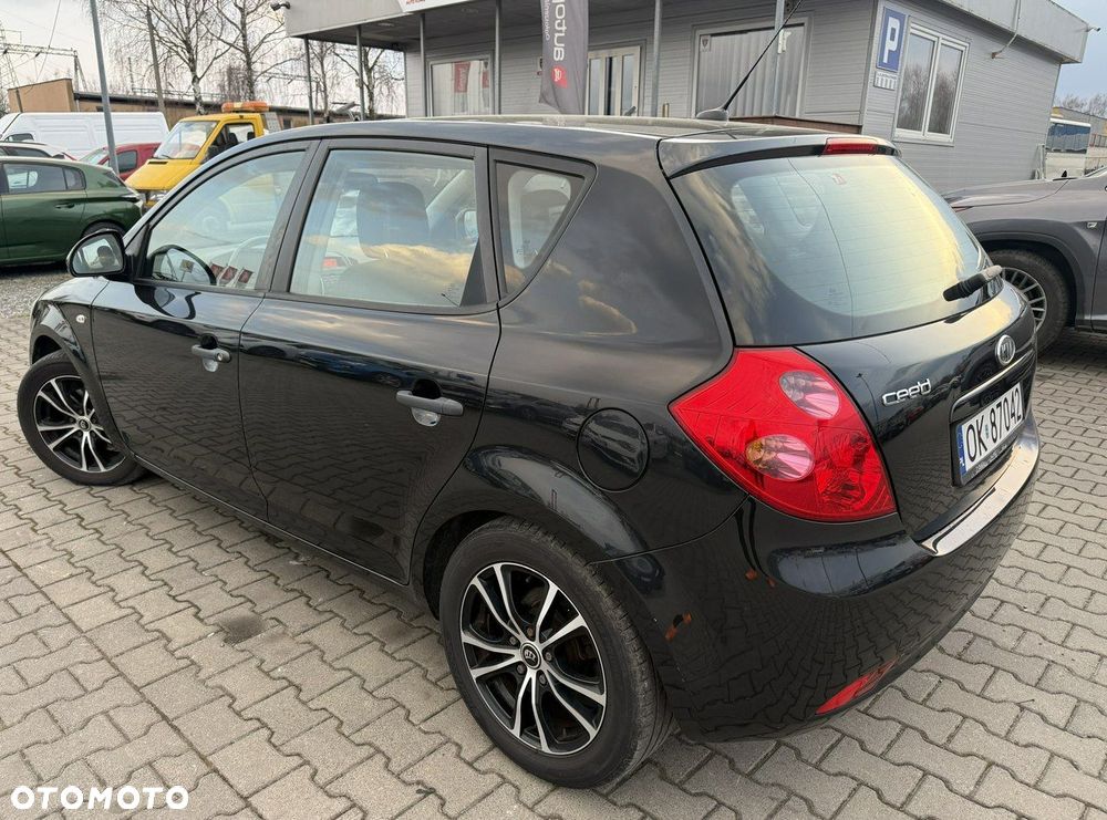 Kia Ceed - 3