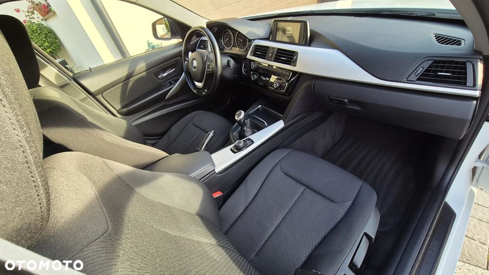 BMW Seria 3 318i Luxury Line - 7