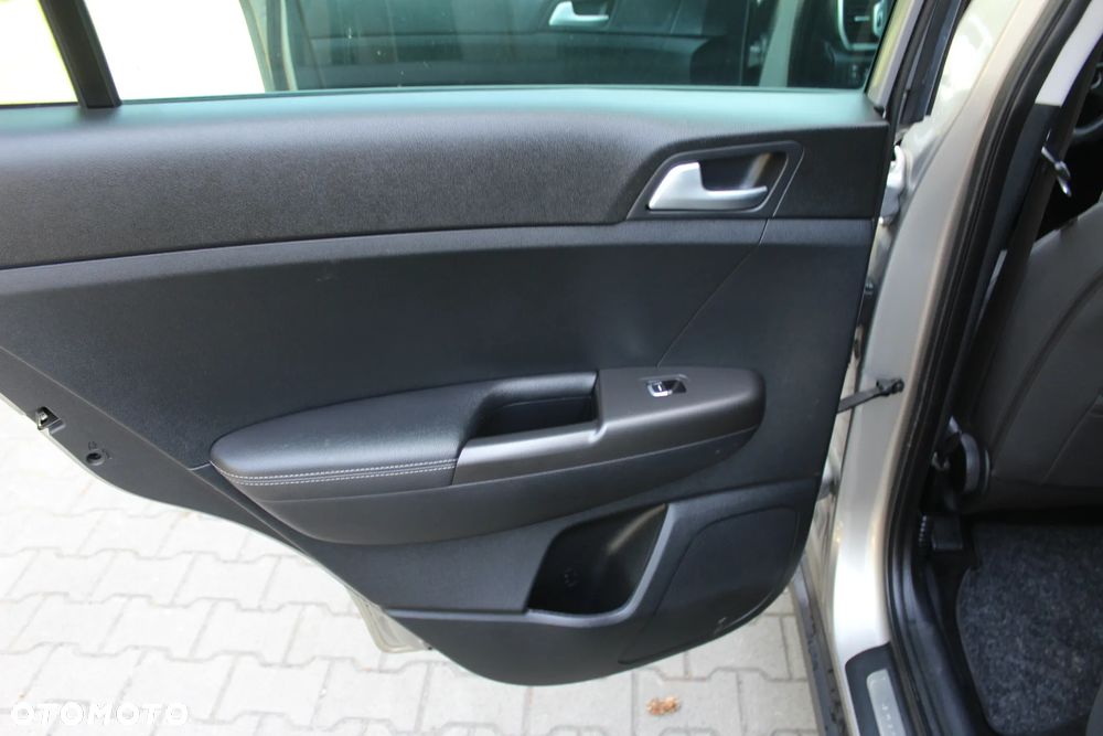 Kia Sportage 1.7 CRDI 2WD ISG Dream-Team Edition - 22