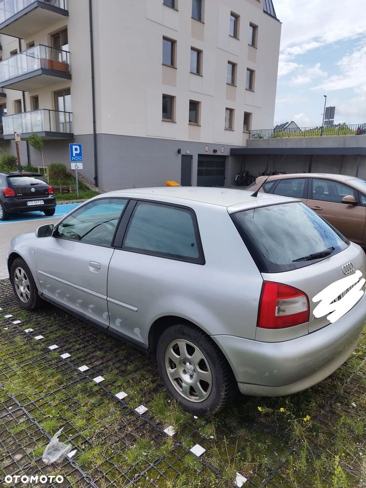 Audi A3 3-drzwiowe 1.6 FSI Ambiente - 3